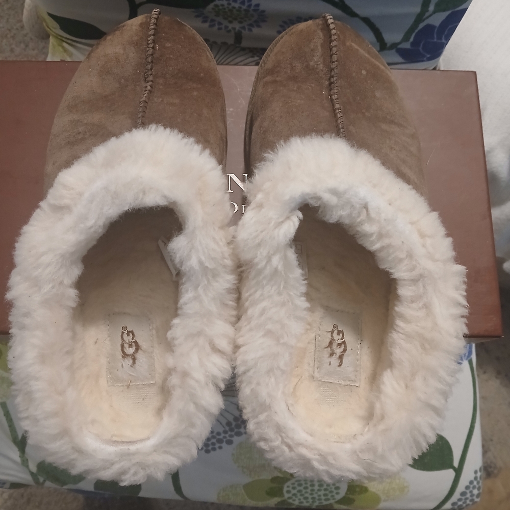 UGG Slippers - image 4